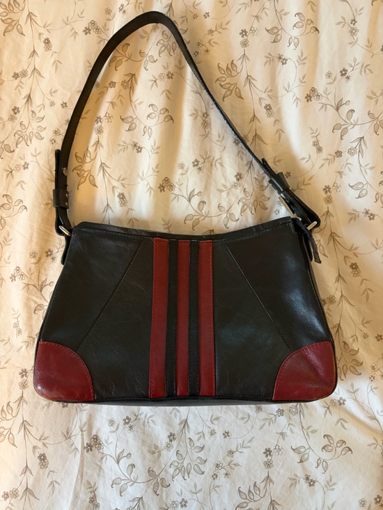 Naturalizer Handbags - Vintage Naturalizer Black & Burgundy Leather Shoulder Purse - 90s vibe
